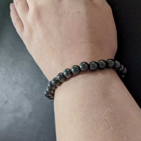 Magnetic Hematite Beaded Stretchy Elastic Statement Bracelet - Picture 1 of 2